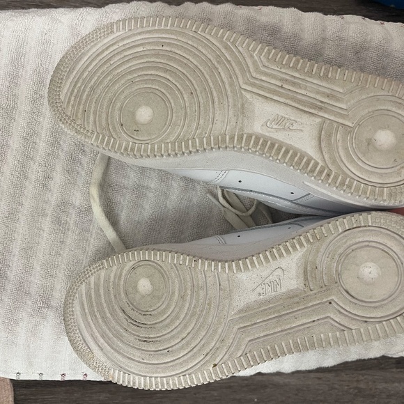 Nike Airforce 1 size 8 - Picture 8 of 9